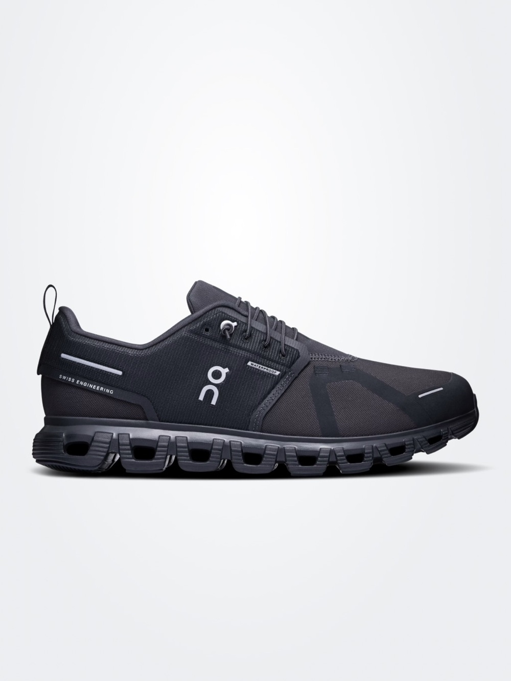 On Running women black/ black Cloud 6 
Waterproof size 5.5  gently used